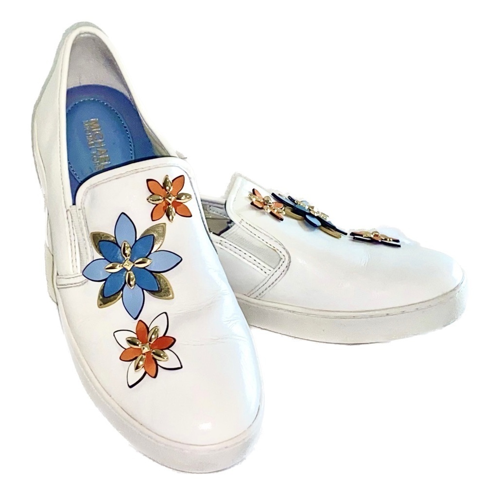 Micheal Kors Lola White w/Blue & Orange Flower Appliqué Sneaker Loafer size 7.5